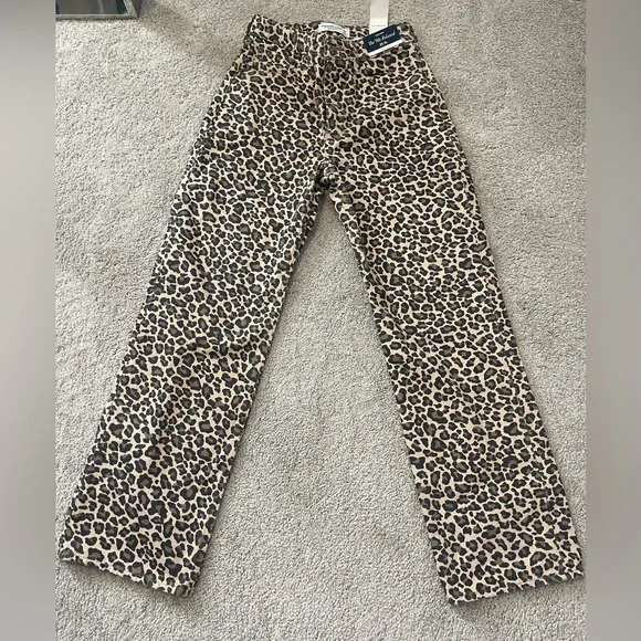 NWT! Abercrombie & Fitch Beige and Black Leopard Print Jeans - Picture 2 of 6
